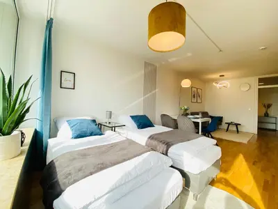 Ein Sitzbereich in der Unterkunft KYANIT APARTMENT: FREE PARKING + POOL + NETFLIX
