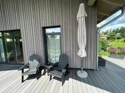 Ein Balkon oder eine Terrasse in der Unterkunft Forest Retreat Nature Residence nahe Köln- 160 m2, 2 Schlafzimmer und Blick ins Naturschutzgebiet