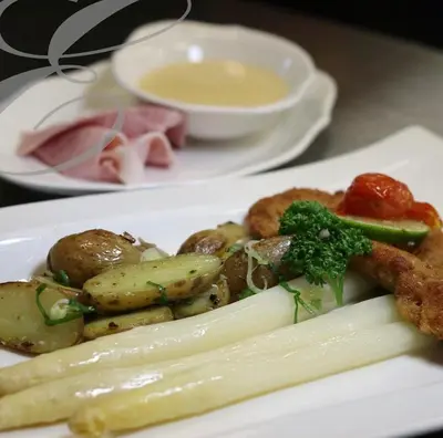 Essen im Hotel oder in der Nähe