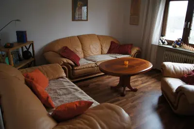 Ein Sitzbereich in der Unterkunft Ferienwohnung Bergisch Land