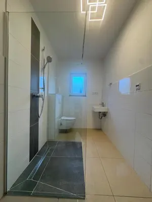 Ein Badezimmer in der Unterkunft Exklusive Flughafen-Messe Apartment nähe Düsseldorf