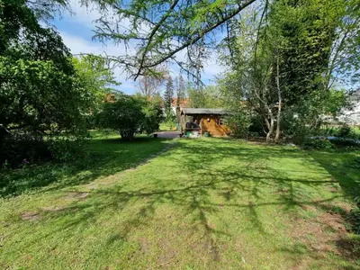 Ein Garten an der Unterkunft Moderne Service Apartment / Ferienwohnung