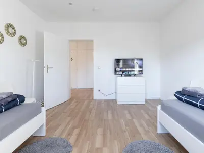TV/Unterhaltungsangebot in der Unterkunft VAZ Apartments Home-at-Work für Monteure und Fachkräfte TV, WLAN, Balkon, Küche, Parkplatz