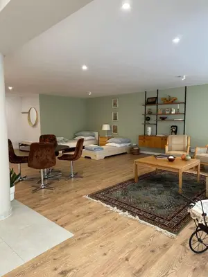 Ein Sitzbereich in der Unterkunft Emmas Lofts