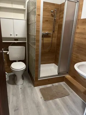 Ein Badezimmer in der Unterkunft Apartment Claudia