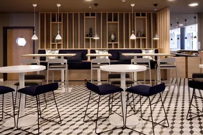 Ein Sitzbereich in der Unterkunft Holiday Inn Express Bochum by IHG