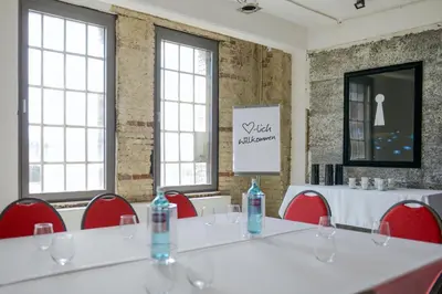 Der Geschäftsbereich oder Konferenzraum in der Unterkunft chillten dorsten