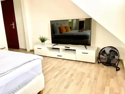 TV/Unterhaltungsangebot in der Unterkunft Zuhause im Ruhrgebiet 3 mit Balkon