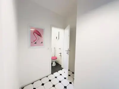 Ein Badezimmer in der Unterkunft Möbliert-nahe STARLIGHT EXPRESS in Bochum -WLAN-Netflix-Loggia oder Terrasse
