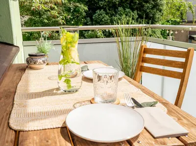 Ein Balkon oder eine Terrasse in der Unterkunft Zentrale & gemütliche Wohnung mit Sonnenbalkon