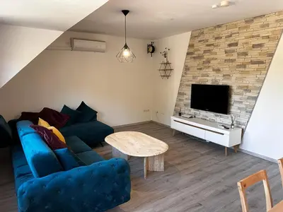 TV/Unterhaltungsangebot in der Unterkunft A&V Apartments Wunderschöne Rheinblick Wohnung zum entspannen Apt Ela