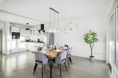 Küche/Küchenzeile in der Unterkunft Design-Apartment - Bochum Zentrum - 2 Balkons - 118m2 - Netflix