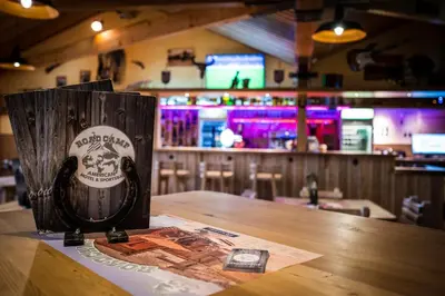 Getränke in der Unterkunft Roadcamp - American Motel & Sportsbar