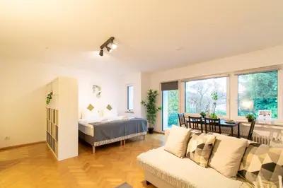 Ein Bett oder Betten in einem Zimmer der Unterkunft Cozy apartment with kitchen + balcony NEW!