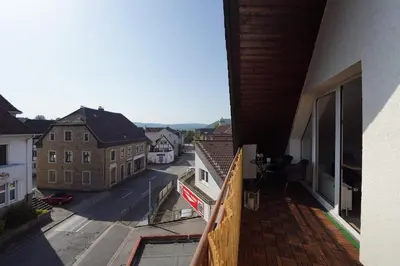 Ein allgemeiner Bergblick oder ein Berglick von der Ferienwohnung aus