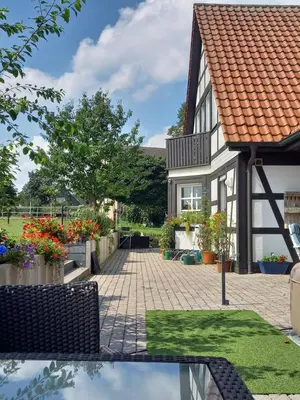 Ein Garten an der Unterkunft Landidylle mit Garten, Whirlpool und Klima