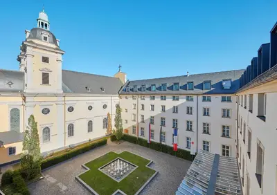 Das Gebäude in dem sich das Hotel befindet