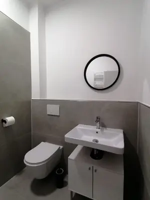 Ein Badezimmer in der Unterkunft estrella24 LIVING ROOMS Venedig