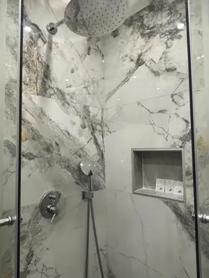 Ein Badezimmer in der Unterkunft Lenti Düsseldorfer Apartment’s