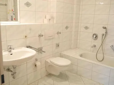 Ein Badezimmer in der Unterkunft 1-3 Pers. Zentrumsnah und modern - Wuppertal/Remscheid