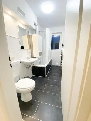 Ein Badezimmer in der Unterkunft 1-3 Pers. 0,9 km zum Zentrum - moderne Wohnung in Remscheid