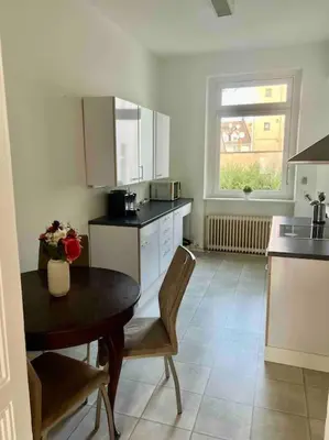 Küche/Küchenzeile in der Unterkunft Frisch renovierte Altbau Whg