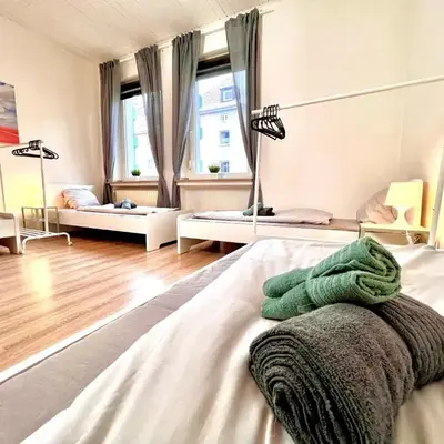 Neu: 3 Bedroom w/ 6 Beds in Hagen