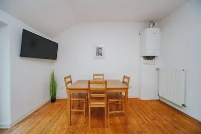 Küche/Küchenzeile in der Unterkunft City Wohnung Zentral 89-11