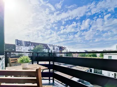 Ein Balkon oder eine Terrasse in der Unterkunft Tolstov Apartments - 2 or 3 Room Apartments - 15 Min zur Messe DUS & 10 Min Old Town DUS