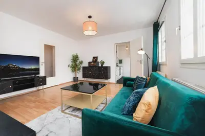 TV/Unterhaltungsangebot in der Unterkunft Smart Home - Wuppertal - Perfect for 4 Guests! Central - Netflix - Schwebebahn - Free Parking Zone