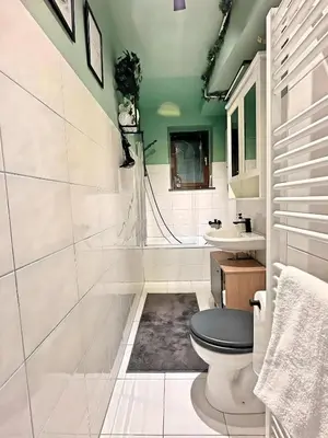 Ein Badezimmer in der Unterkunft Urban & Chic: 2Bdr, Parkplatz