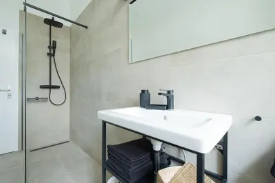 Ein Badezimmer in der Unterkunft Design Altbautraum in der City - Nähe DUS & Dortmund & Köln & Essen