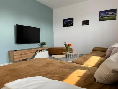 TV/Unterhaltungsangebot in der Unterkunft Ruhrpott Residenz - 3 Zimmer Suite - 70qm mit Balkon