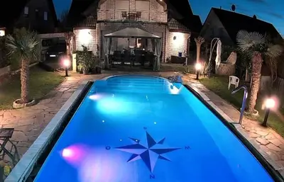 Der Swimmingpool an oder in der Nähe von Ferienwohnung 