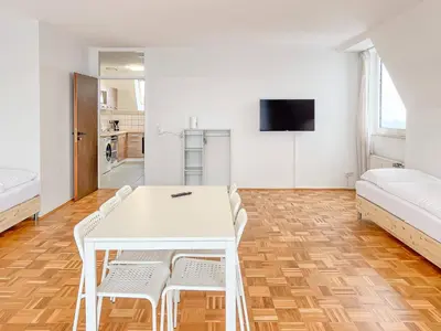 TV/Unterhaltungsangebot in der Unterkunft T&K Apartments - 2 - 5 Room Apartments - Heart of Solingen-Hofgarten
