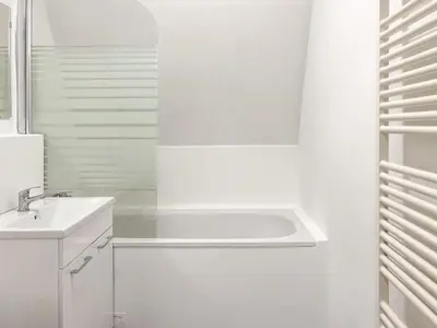 Ein Badezimmer in der Unterkunft T&K Apartments - 2 - 5 Room Apartments - Heart of Solingen-Hofgarten