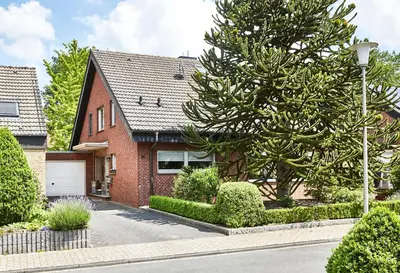 Das Gebäude in dem sich die Ferienwohnung befindet
