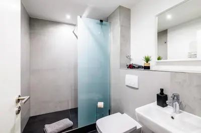Ein Badezimmer in der Unterkunft Glück Auf Appartements Herkulesstrasse Essen