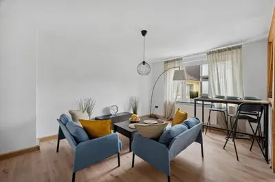 Grundriss der Unterkunft Modernes 4 Zimmer Apartment mit brandneuer Einrichtung