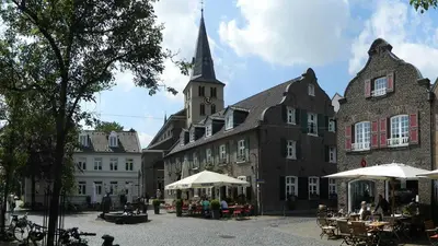 Das Gebäude in dem sich das Ferienhaus befindet