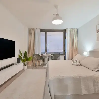 Goodliving Apartments Studio mit Balkon & Netflix