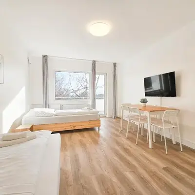 Tolstov Apartments - Monteurwohnungen - 2 Schlafzimmer - Küche - Balkon - Waschmaschine - 25 Min zur Messe DUS