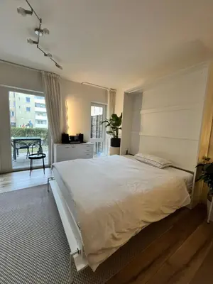 Ein Bett oder Betten in einem Zimmer der Unterkunft Separate Privat Room in shared Apartment with 2 cats and 1 person