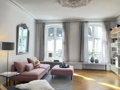 Ein Sitzbereich in der Unterkunft Helle Altbauwohnung mit Balkon im Briller Viertel