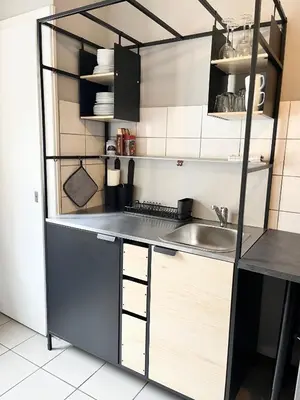 Küche/Küchenzeile in der Unterkunft Apartment Central 10E 90qm Wi-Fi free Parking calm back house