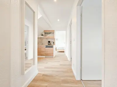 Küche/Küchenzeile in der Unterkunft Tolstov Apartments - Monteurwohnungen - 3 Schlafzimmer - Küche - Balkon - Waschmaschine - 25 Min zur Messe DUS