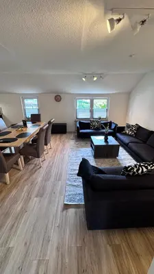 Ein Sitzbereich in der Unterkunft 24-7 Living - Unna Central City Apartments