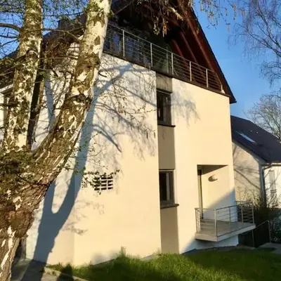 Modernes Ferienhaus mit 2 Balkonen