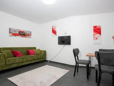 TV/Unterhaltungsangebot in der Unterkunft Serviceroom24 - Space in Recklinghausen Hoch WLAN - Smart-TV - 24-7 Check-in und Küche