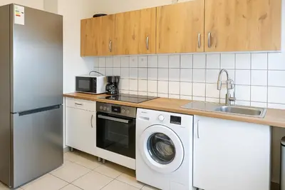 Küche/Küchenzeile in der Unterkunft Livemore24 - Apartment 1 in Duisburg WLAN - Smart-TV - 24-7 Check-in und Küche